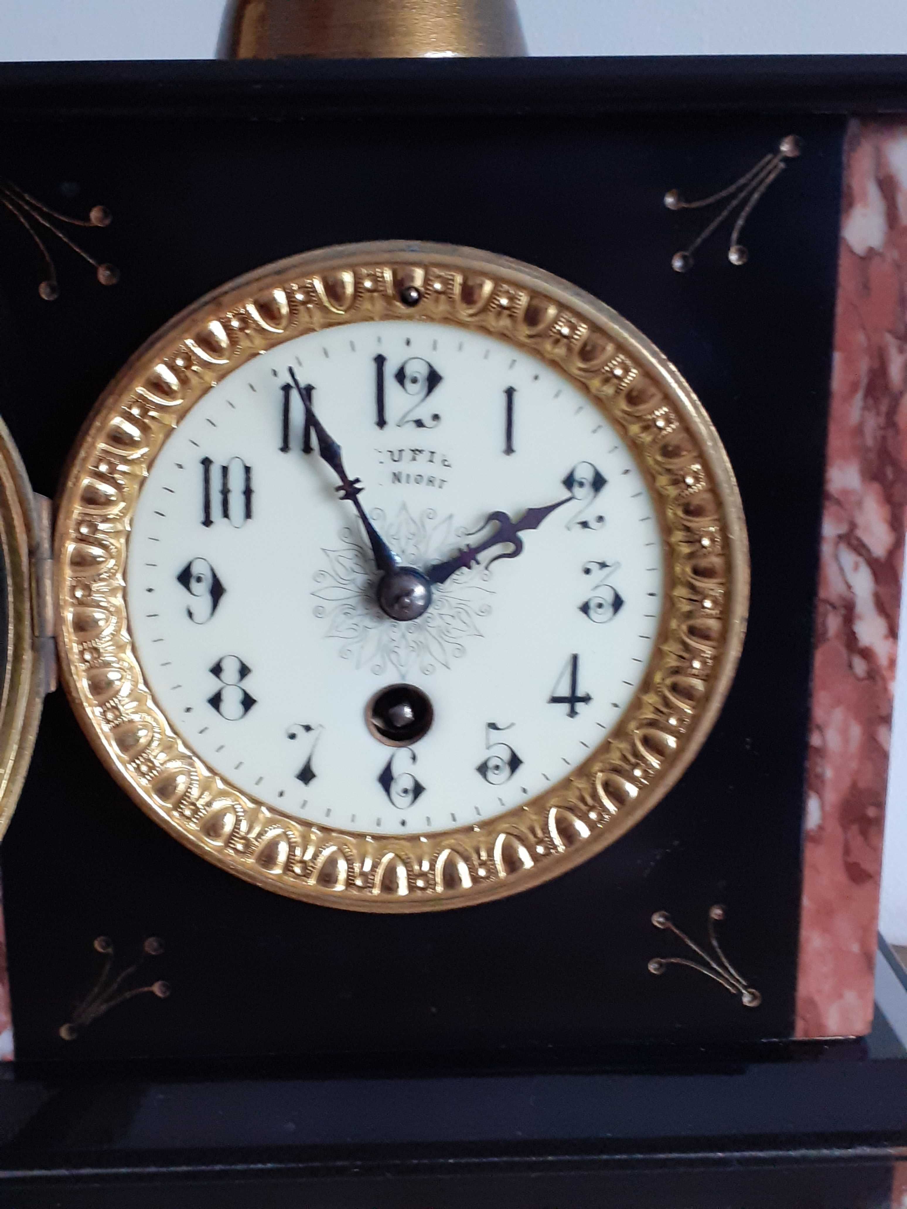 Relógio de mesa francês em mármore