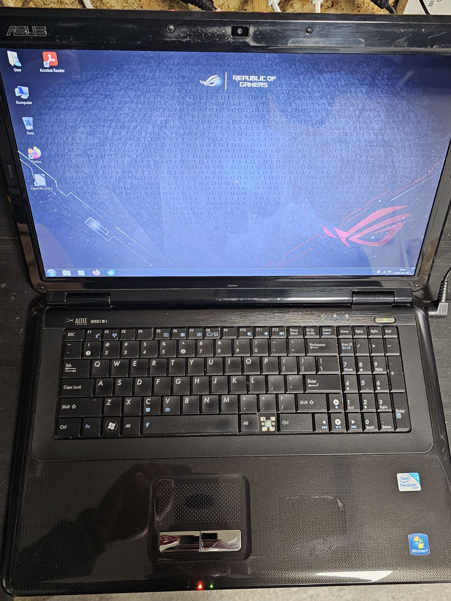 Laptop Asus K70IJ 17.3 1600x900 3GB RAM 120SSD WiFi