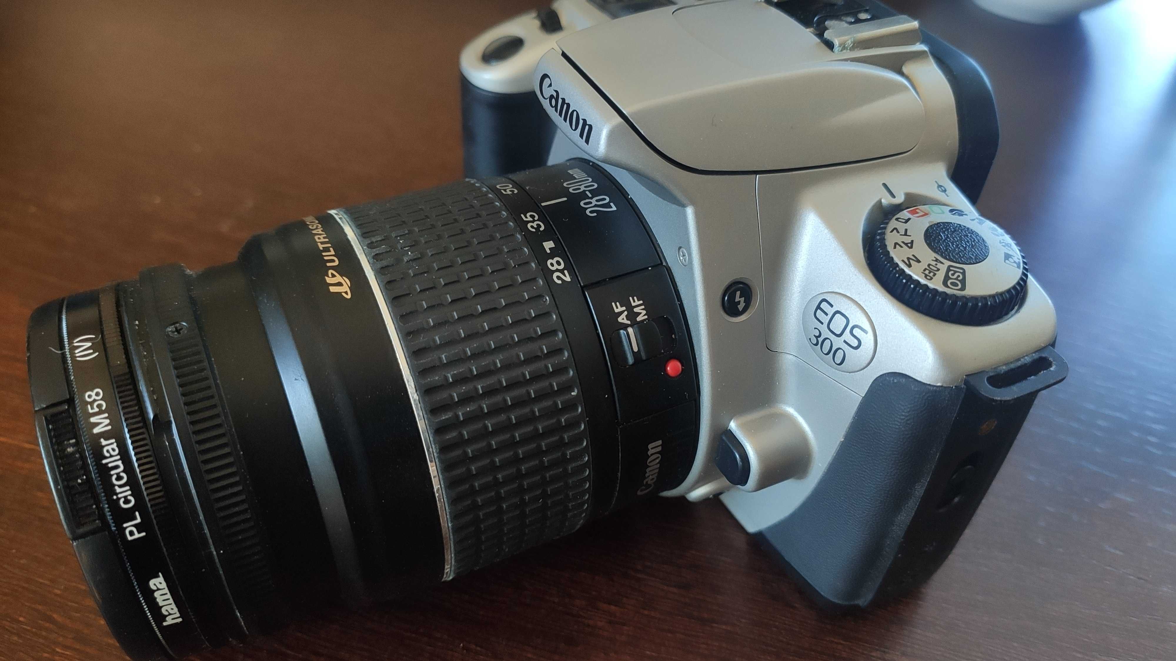 Analogowy aparat fotograficzny Canon EOS 300