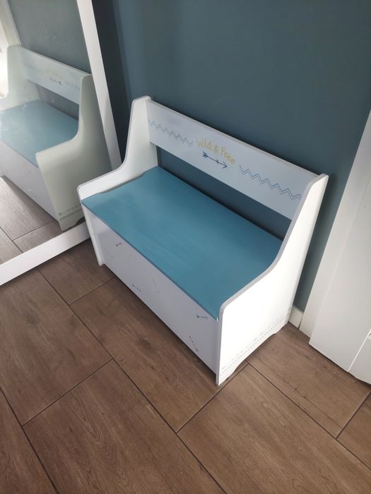 Skrzynia drewniana na buty lub zabawki siedzisko