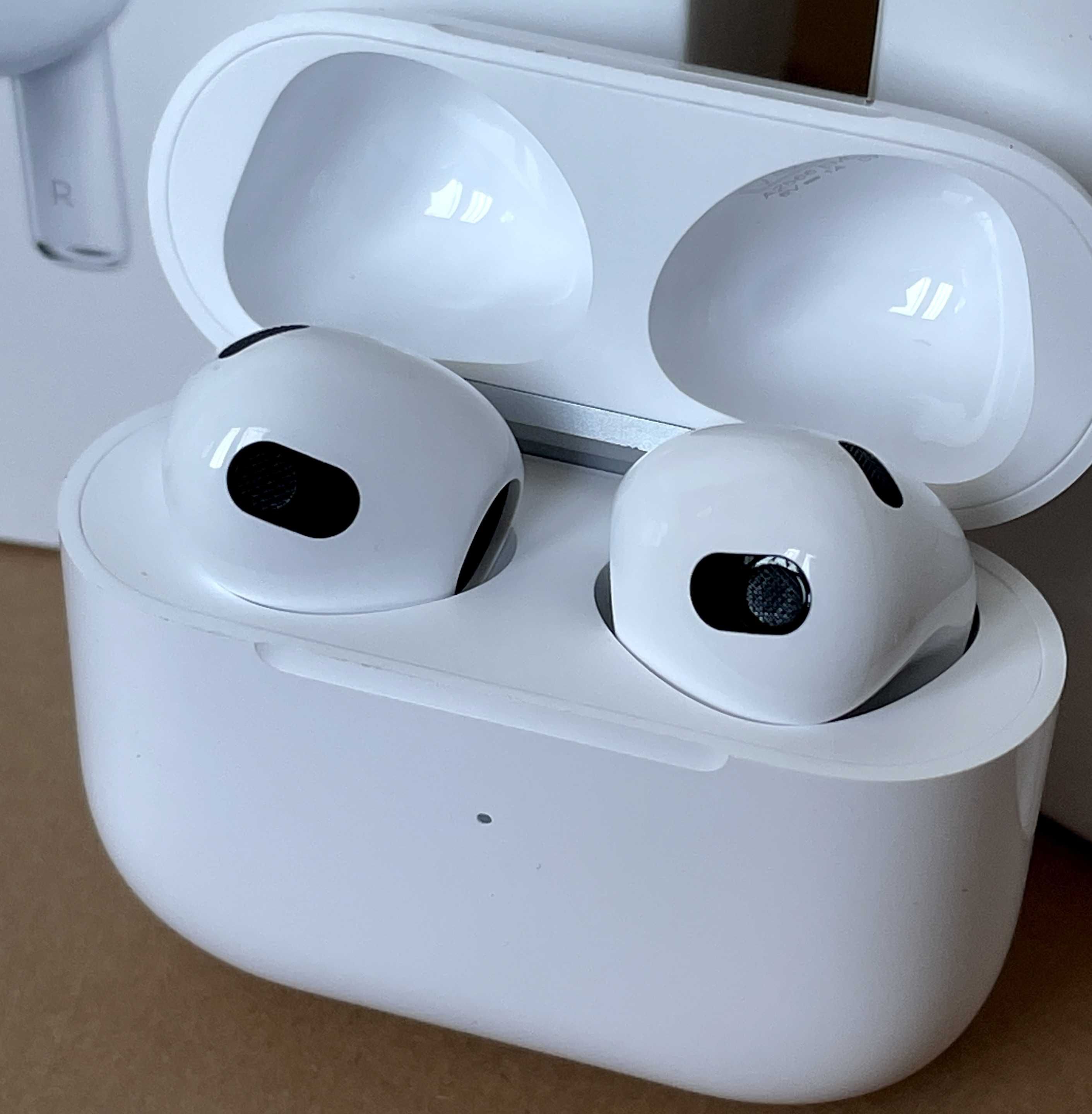 Чохол в подарунок! AirPods 3 преміум якість 1:1