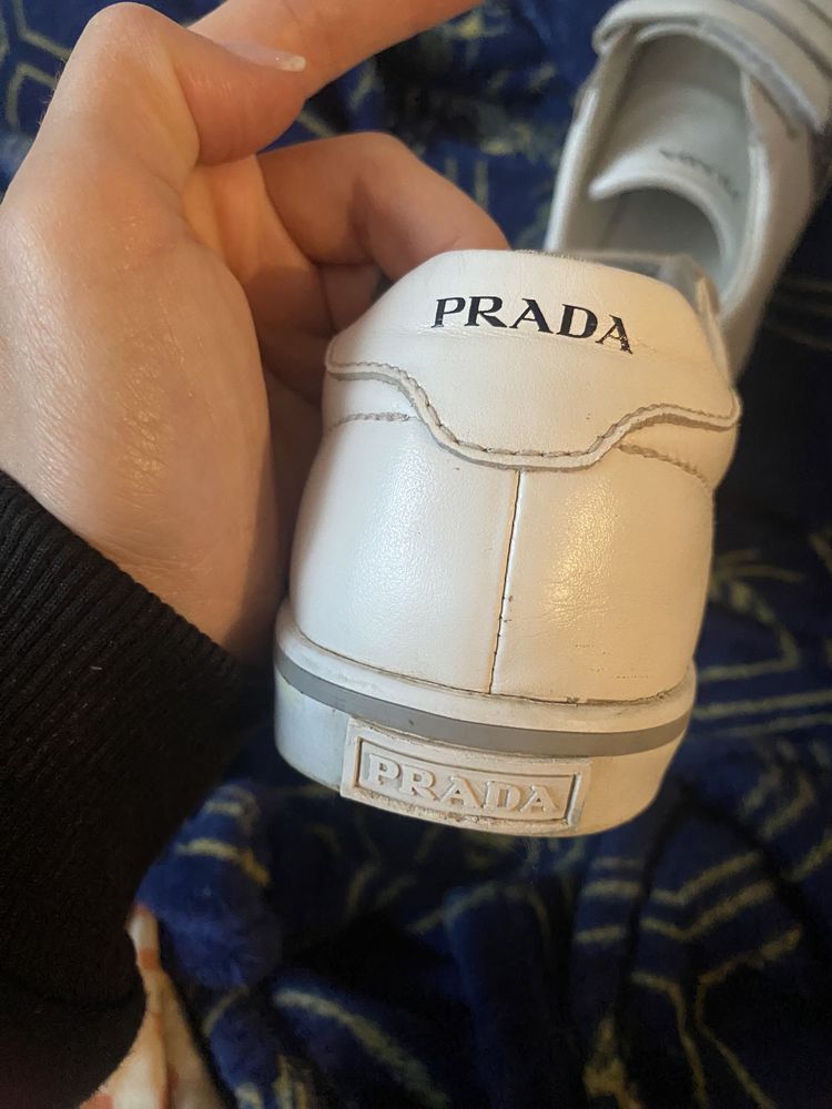 Oryginalne buty Prada