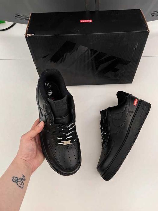 Buty meskie Mokasyny Nike Air Force 1 Low Supreme Black R.44.5