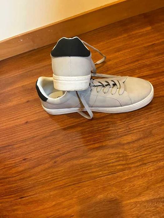 Sapatilhas Lefties Tamanho 45 – Desgastadas mas funcionais