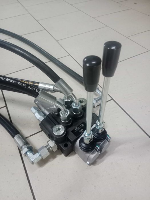 Rozdzielacz hydrauliczny C330 itp