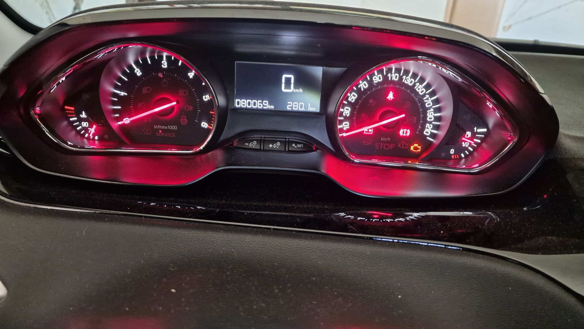 Peugeot 208 hdi 2015 um so dono e de garagem 80 mil km