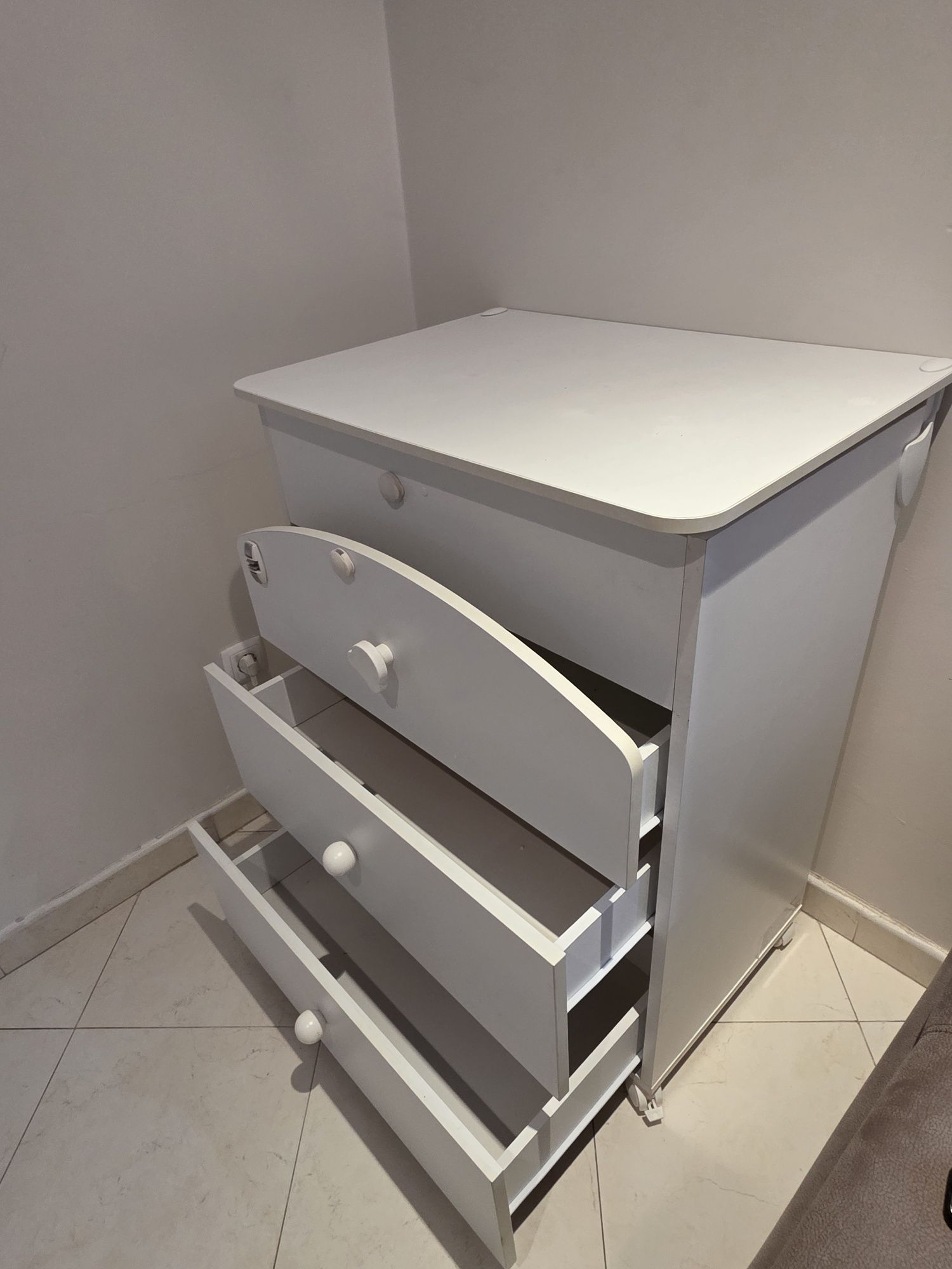 Cómoda para criança