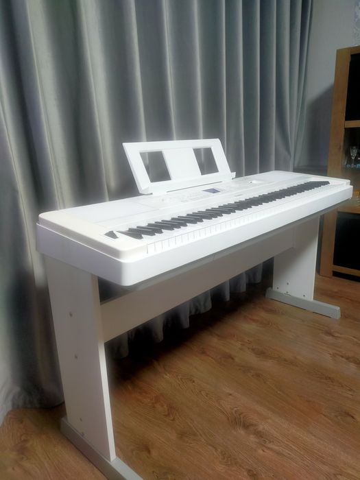 Цифровое пианино Yamaha DGX660 Portable grand(88кл). Состояние хорошее
