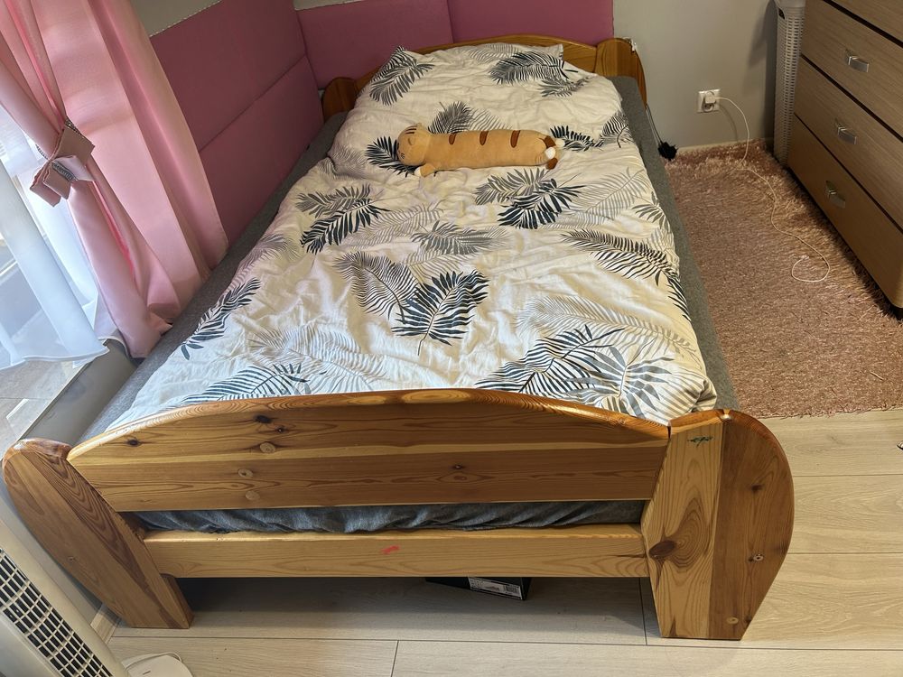 Łozko sosnowe 200/130 z nowym materacem Super cena!