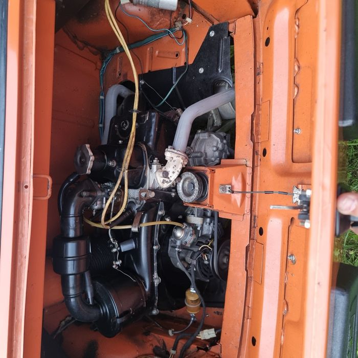 Samochód osobowy Orginał lakier Fiat 126p Pomarańczowy