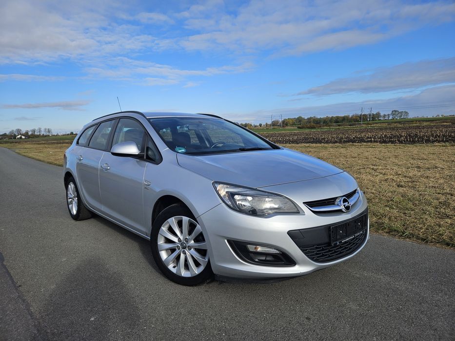 Opel Astra J Lift Bogata Wersja Super Stan Doinwestowana