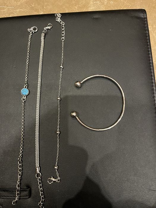 Conjunto pulseiras dourada / prateada