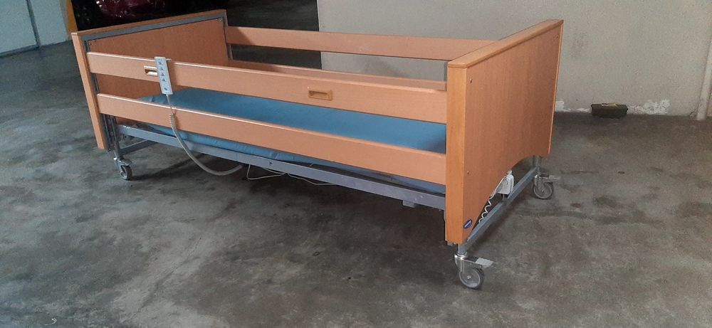 Cama articulada hospitalar elevatória elétrica