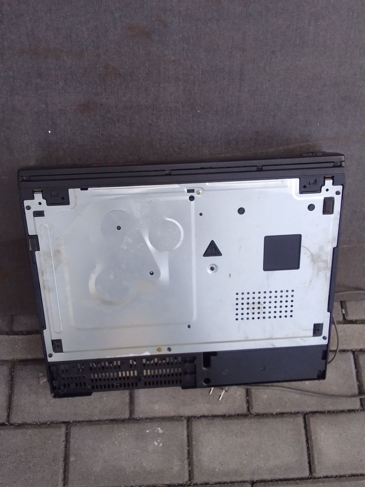 Odtwarzacz SHARP VHS z epoki PRL-u