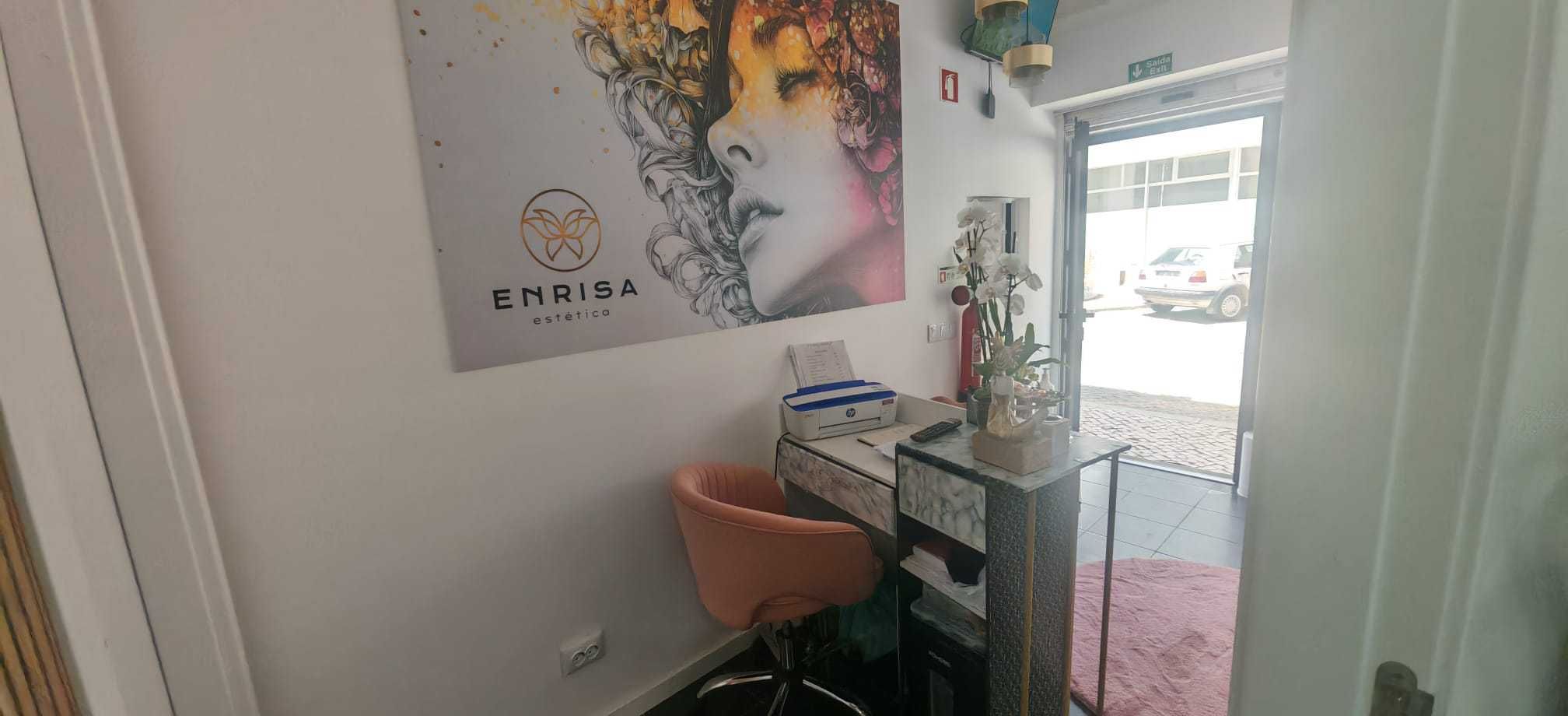 Vendo salao de estetica Portimao totalmemt equipado . Pode ser com/sem