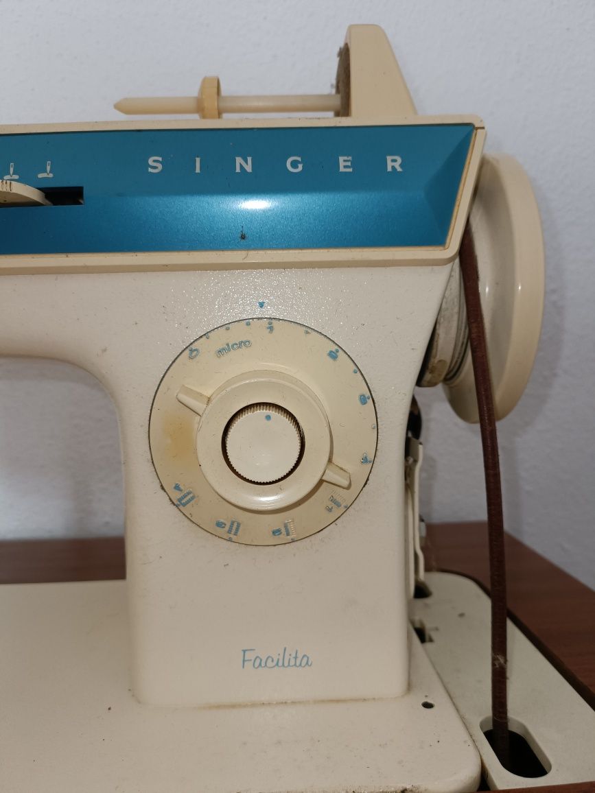 Máquina de costurab SINGER