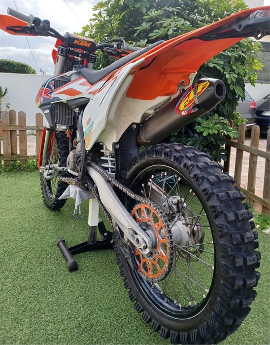 KTM SX-F 350/2017 bastante material, escape FMF…