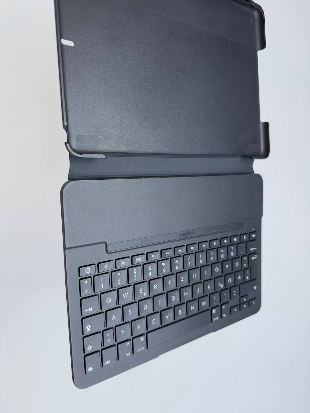 Чохол-клавіатура Logitech SLIM FOLIO для iPad (7-го покоління)