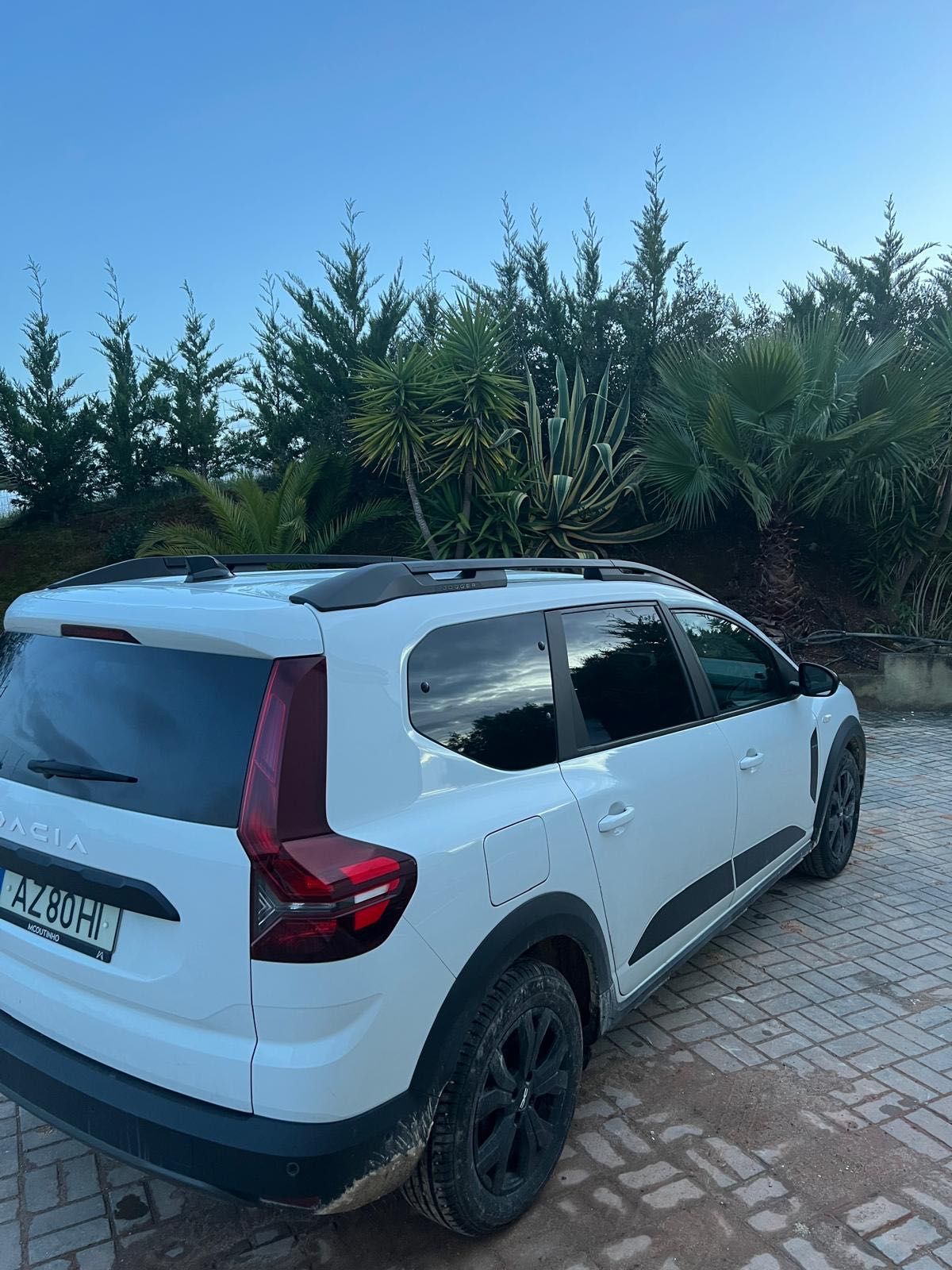 Viatura Dacia 7 lugares