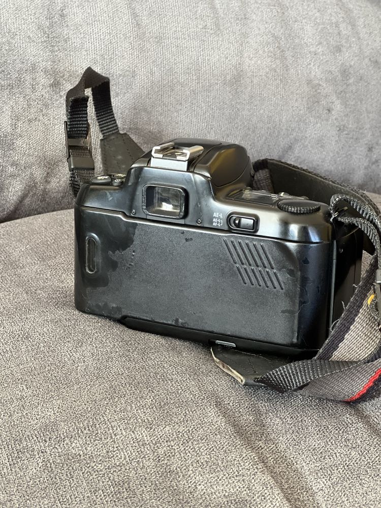 Плівковий фотоапарат Nikon N6006