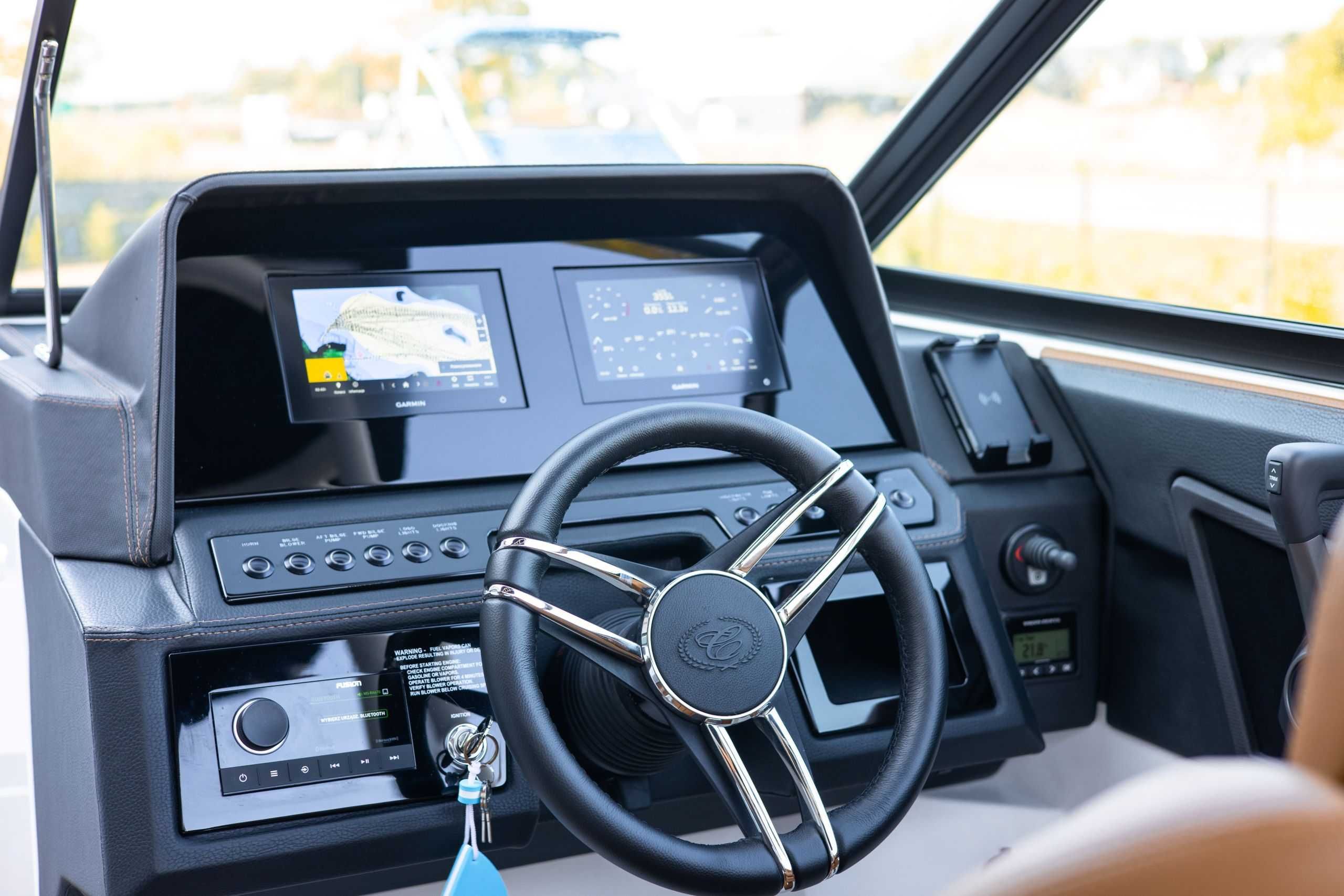 Cobalt R6 2023 silnik VOLVO V8  350km