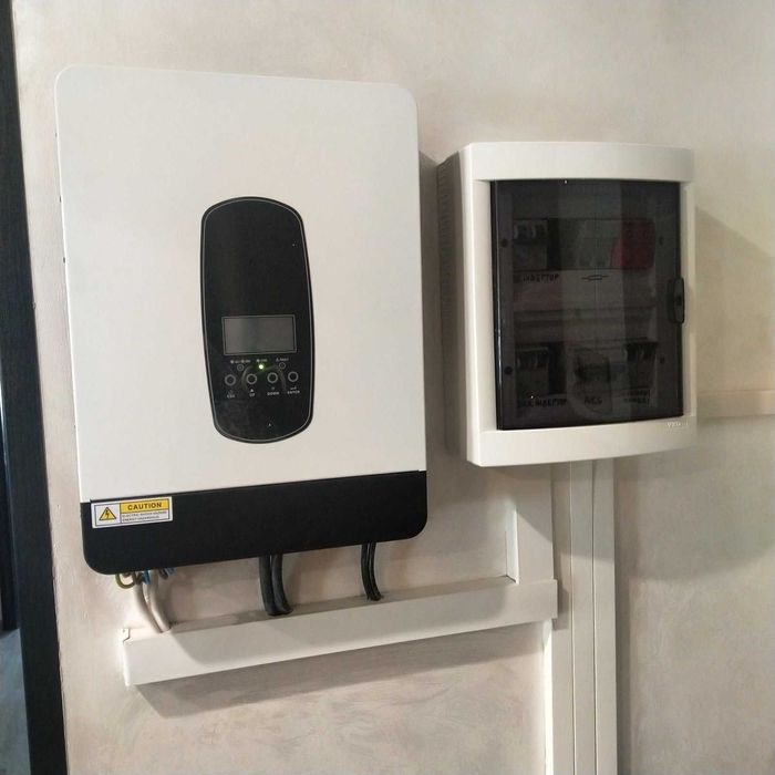 Продам  інвертор 12V