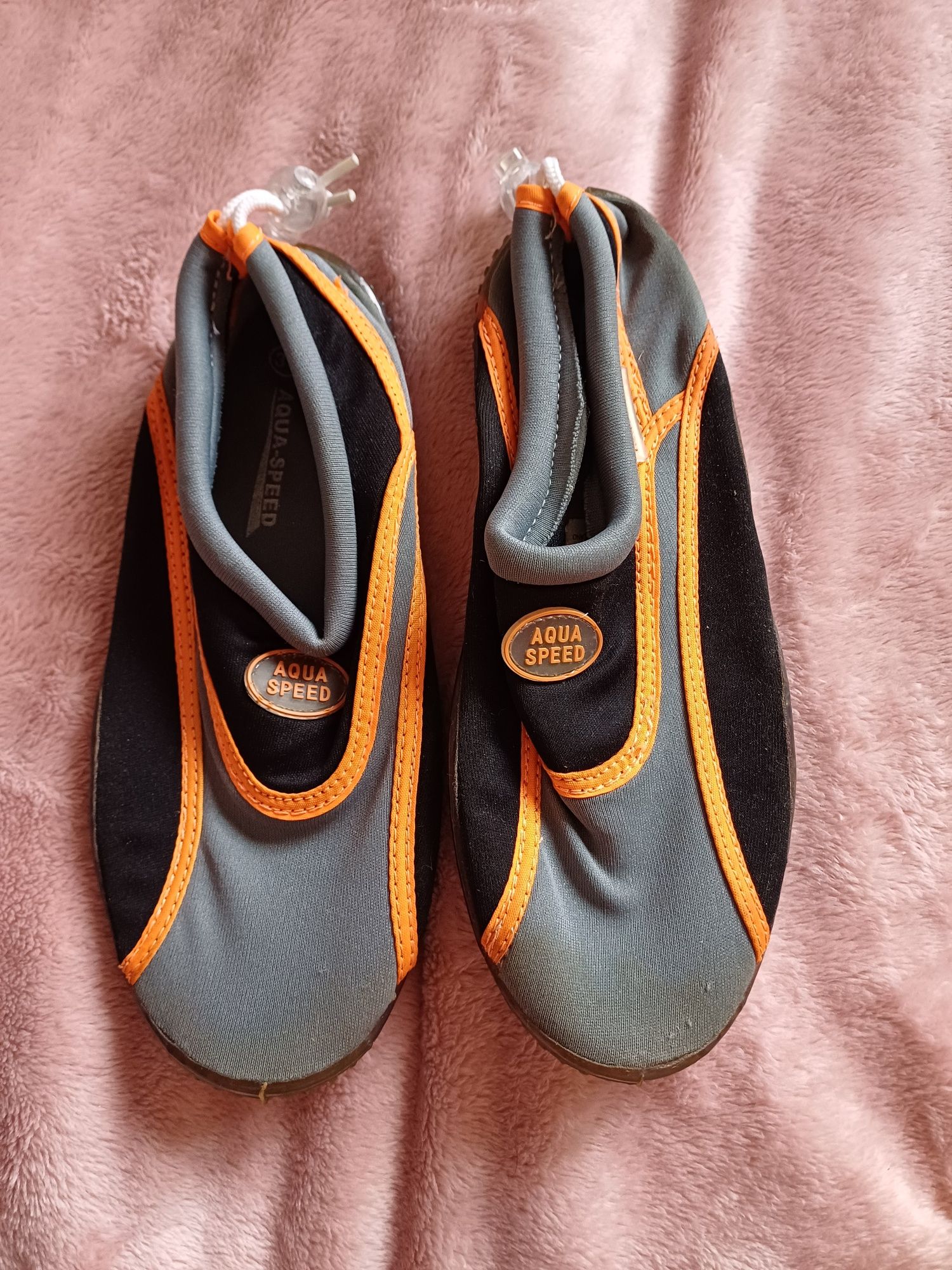 Buty do wody Aqua Speed r. 35 

Idealne na basen, plażę, kajaki czy sp