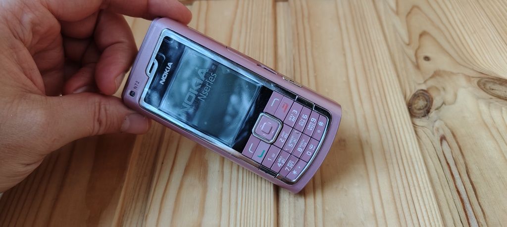 Nokia N72           .