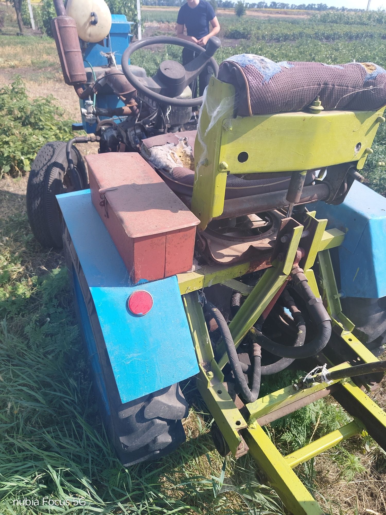 Трахторець д-2 срочно продам