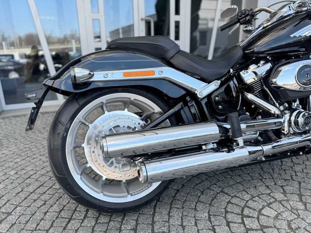 Оофіційний мотоцикл 2025 Harley-Davidson® Fat Boy колір Vivid Black