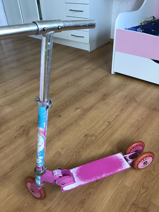 Самокат детский для девочки 2,5-6 лет