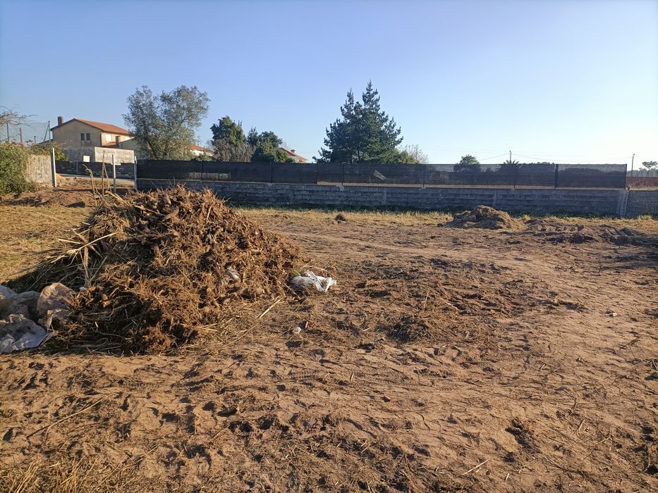 Terreno rústico com possibilidade de construção