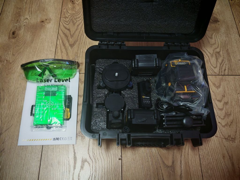 Poziomica laserowa 4D 16 linii 360° zielony laser / zestaw