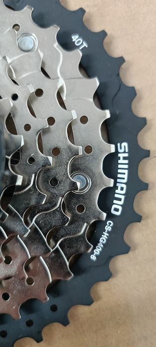 Kaseta Shimano CS-HG400-8 rzędowa..