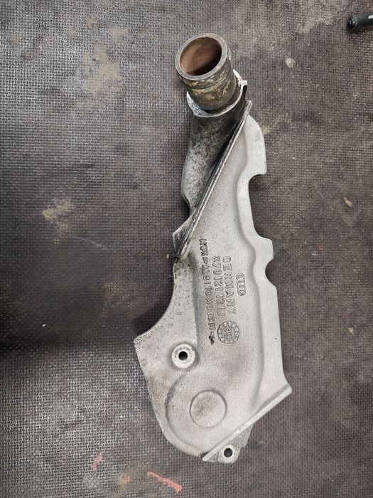 Obudowa termostatu audi RS4 B5 2.7 2.4 2.8 a4 A6 c5 A8 unikat rs