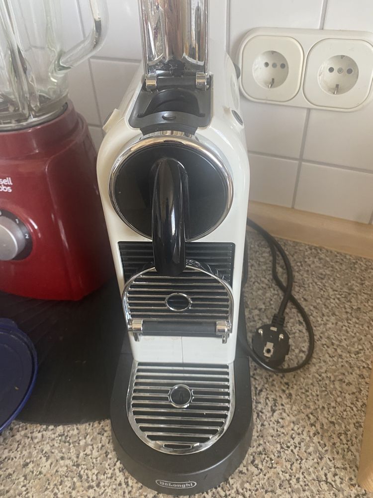 Expres do kawy Nespresso De Longhi