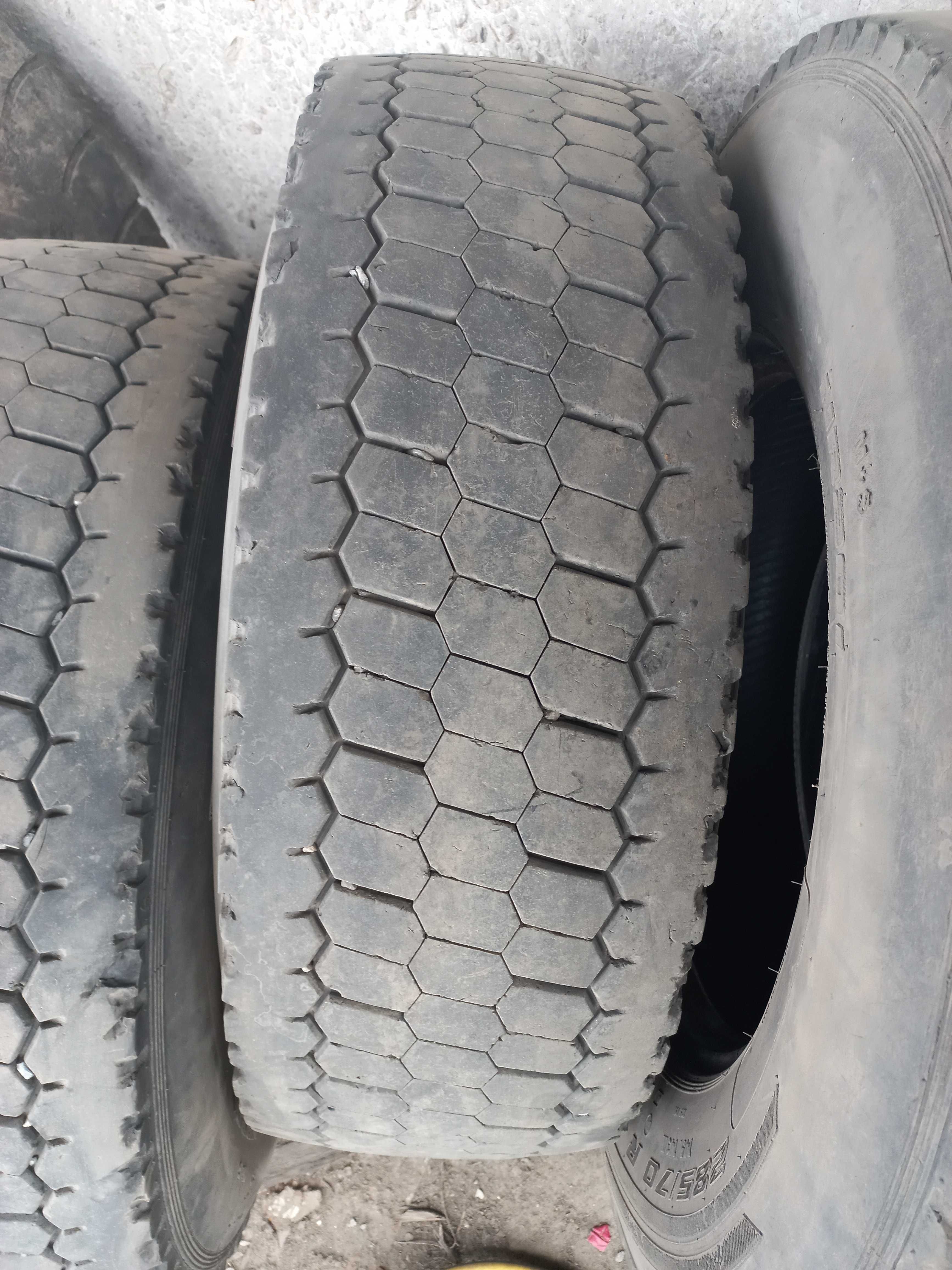 Шини КАМА 285/70 R19.5 NR 201 Колеса