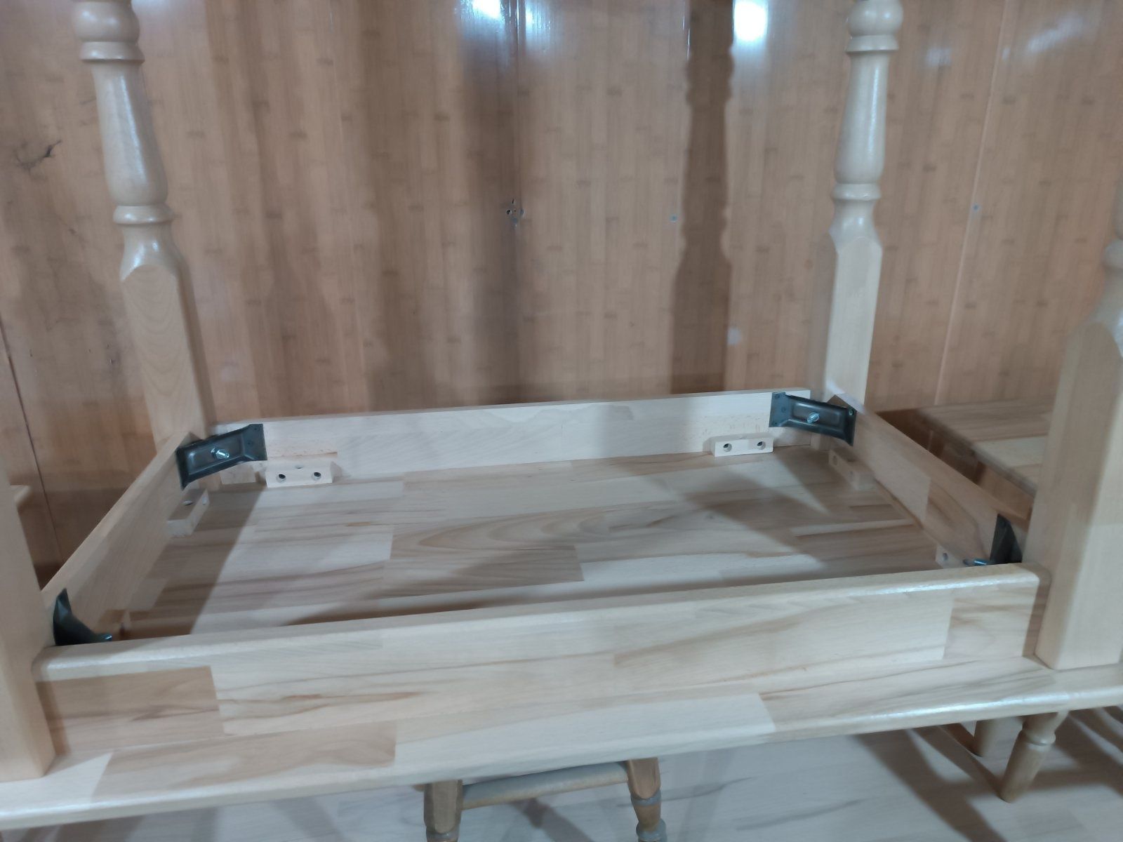 Бук.100×060+4 табурета.5000 гр.