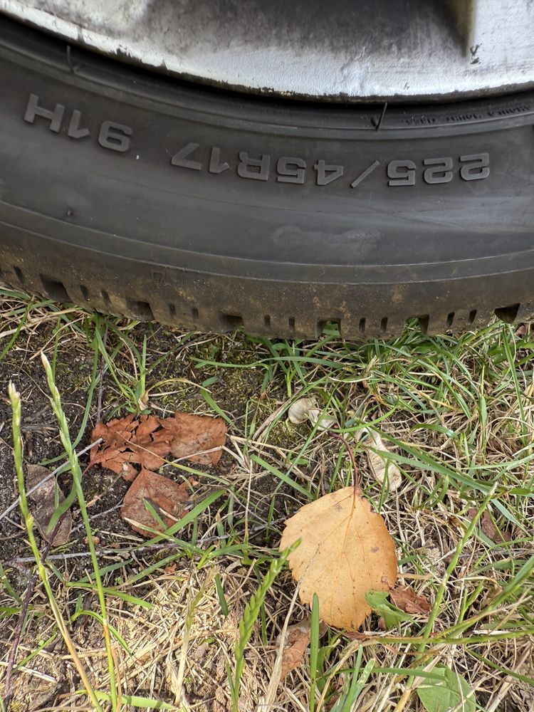 Opony/ Koła ZIMOWE 225/45/R17 Nokian/ Dunlop