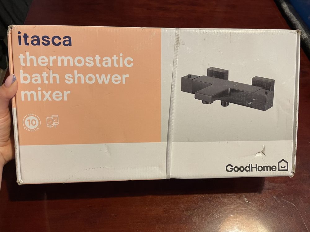 Thermostatic shower mixer