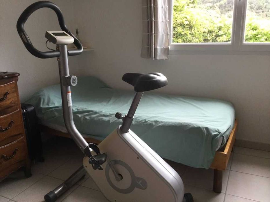 Bicicleta estacionária Decathlon Domyos DC100