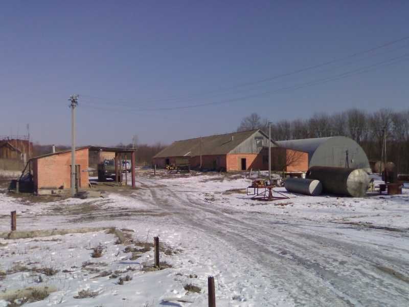 Виробнича база склад логістичний центр
