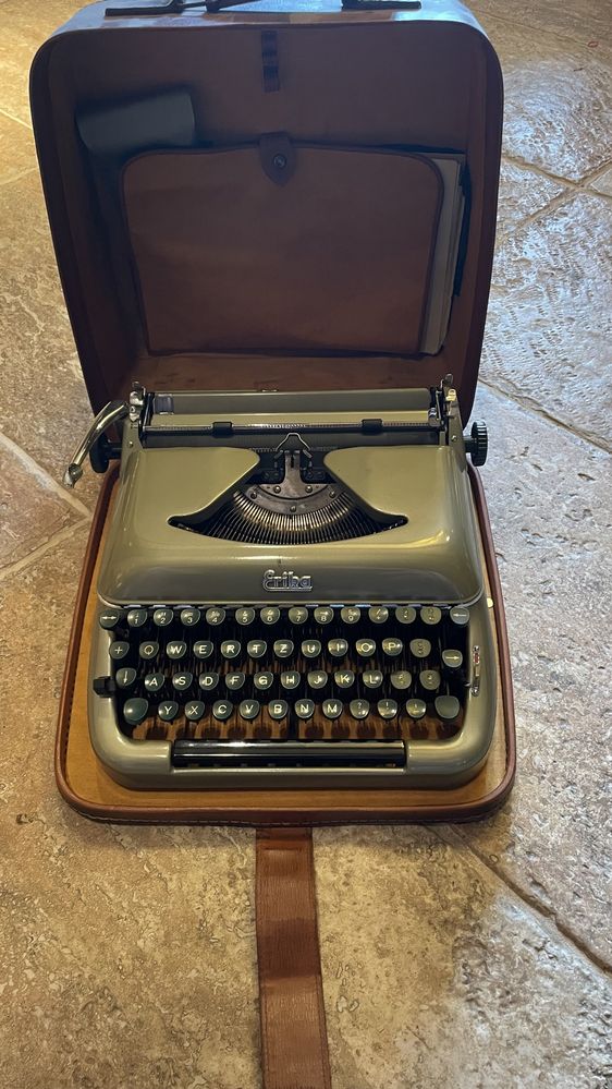 Maszyna do pisania ERIKA