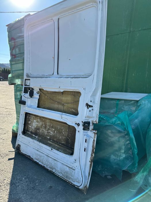 Продаю бічні двері Mercedes Sprinter (W906)