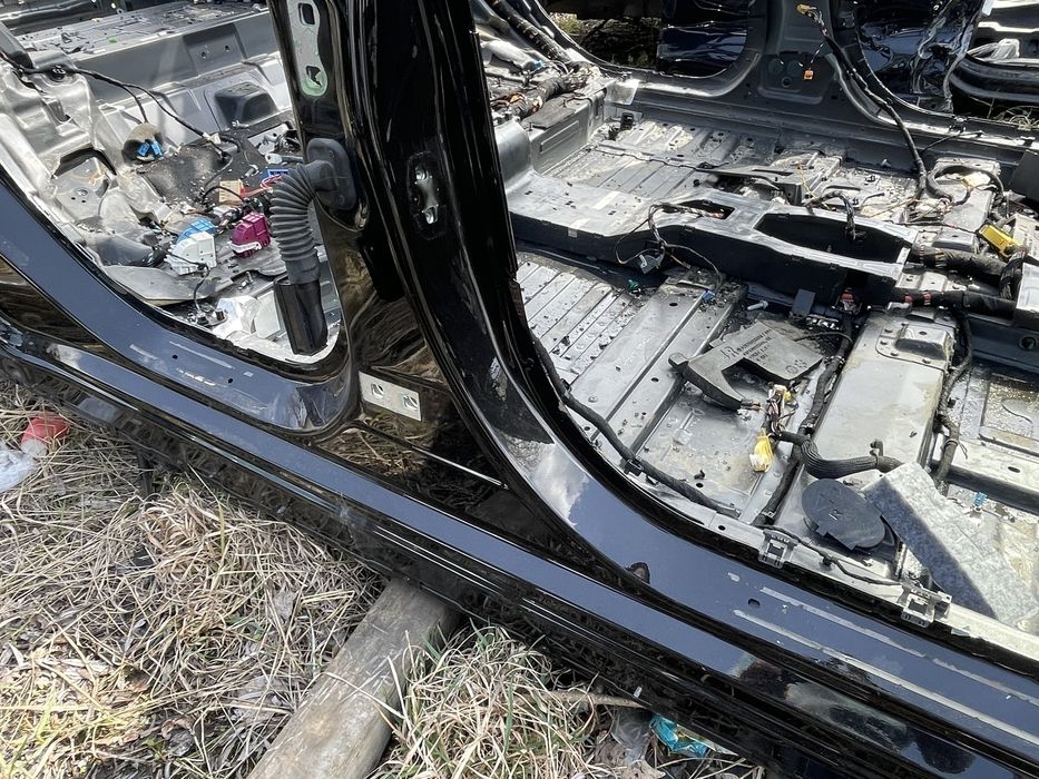 Поріг правий з стійкою B колір 346 Mercedes EQS 580 2021-