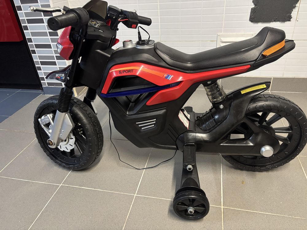 Moto bateria crianca