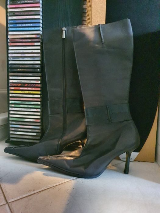 Botas 39 todas em pele marca Estratégia