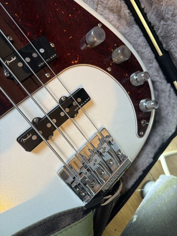 Gitara Basowa / Fender Precysion Ultra / Pearl / USA