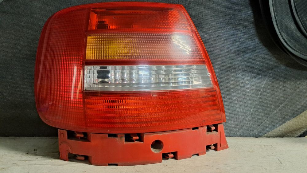 Lampa tylna Audi A4 B5 lift strona lewa