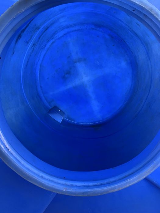 Продам бочку 2000л бу